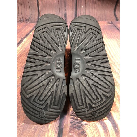 UGG Neumel II Black Suede Lace Up Bootie Lined Youth Kids Boys 5 / 37 (i8j) - Picture 7 of 10